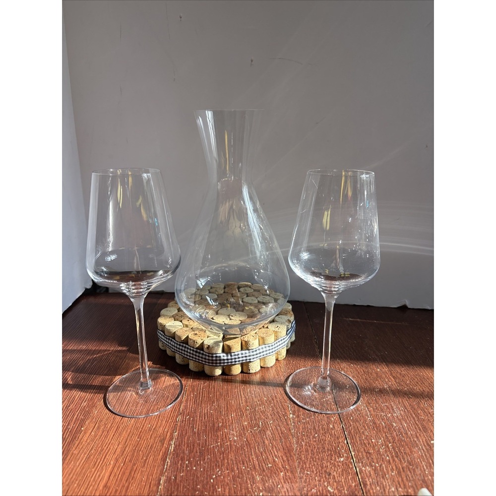 Villeroy‎ and Boch Vivo Wine Decanter, Carafe  And 2- 9" Wine Glasses Set Of 3